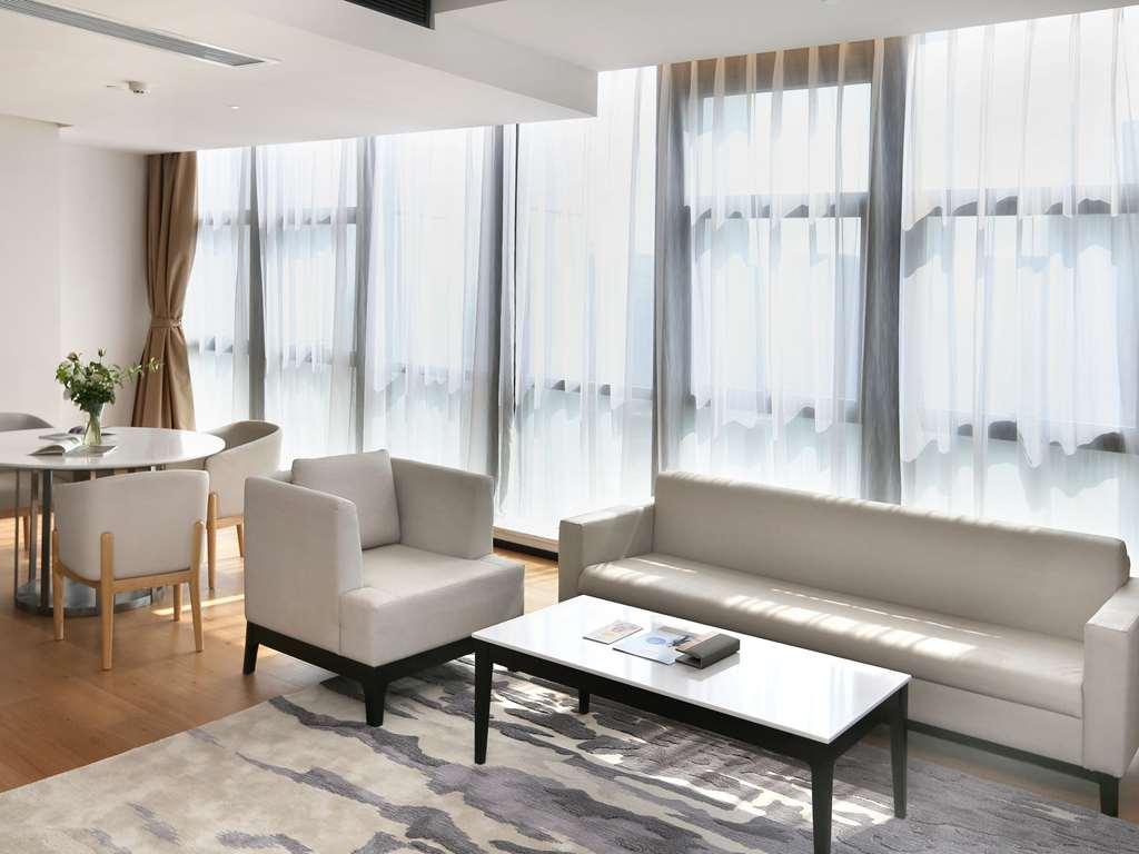 Novotel Deqing Room photo